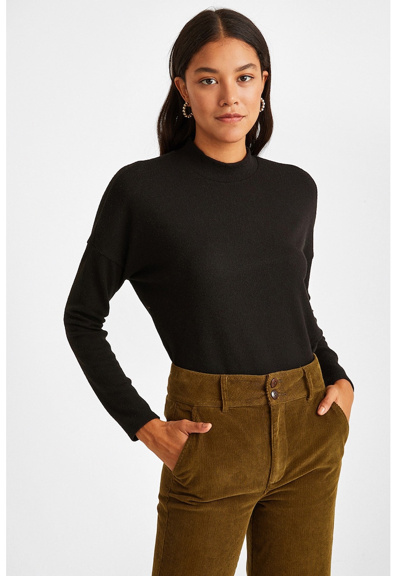 Pulover lejer cu guler scurt-FEMEI/IMBRACAMINTE/Pulovere si cardigane-IMBRACAMINTE/Pulovere si cardigane