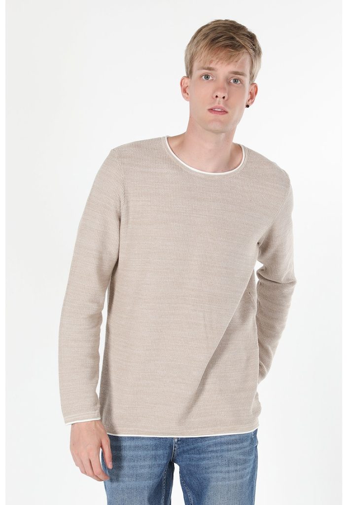 Pulover texturat cu decolteu la baza gatului si terminatii contrastante-BARBATI/IMBRACAMINTE/Pulovere si cardigane-IMBRACAMINTE/Pulovere si cardigane