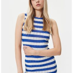 Rochie cu dungi si slit lateral-FEMEI/IMBRACAMINTE/Rochii-IMBRACAMINTE/Rochii