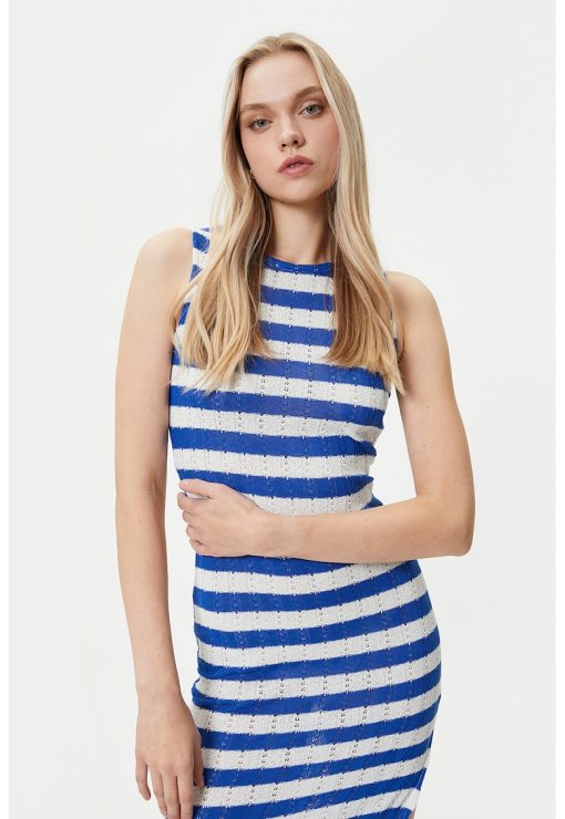 Rochie cu dungi si slit lateral-FEMEI/IMBRACAMINTE/Rochii-IMBRACAMINTE/Rochii