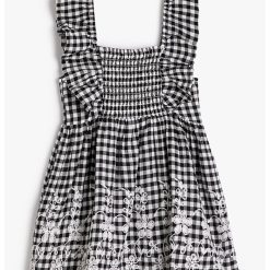 Rochie in carouri cu margini valurite-FETE/IMBRACAMINTE/Rochii-IMBRACAMINTE/Rochii