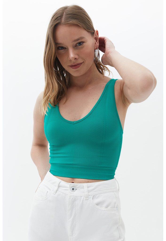 Top crop cu decolteu in V-FEMEI/IMBRACAMINTE/Tricouri si maiouri-IMBRACAMINTE/Tricouri si maiouri