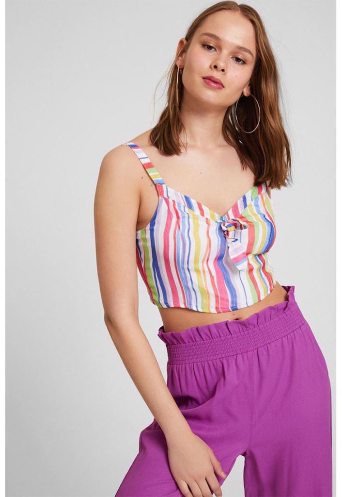 Top crop cu model-FEMEI/IMBRACAMINTE/Tricouri si maiouri-IMBRACAMINTE/Tricouri si maiouri