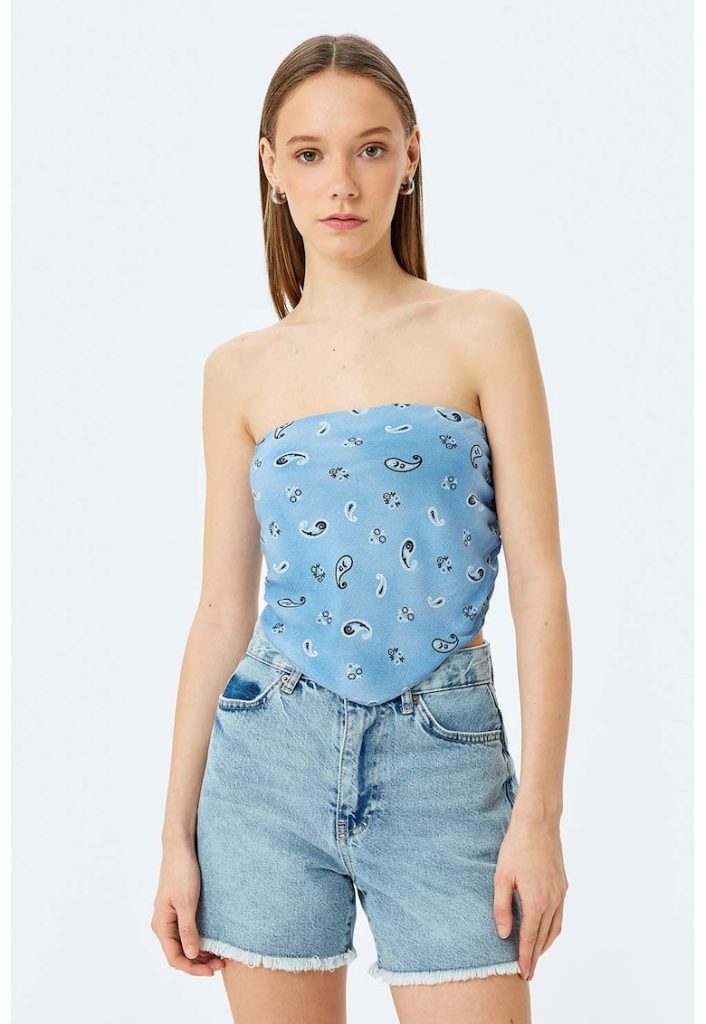 Top crop cu model grafic-FEMEI/IMBRACAMINTE/Tricouri si maiouri-IMBRACAMINTE/Tricouri si maiouri