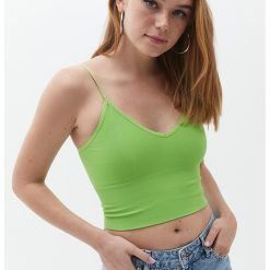 Top crop cu model uni-FEMEI/IMBRACAMINTE/Tricouri si maiouri-IMBRACAMINTE/Tricouri si maiouri