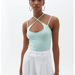 Top cu bretele incrucisate-FEMEI/IMBRACAMINTE/Tricouri si maiouri-IMBRACAMINTE/Tricouri si maiouri