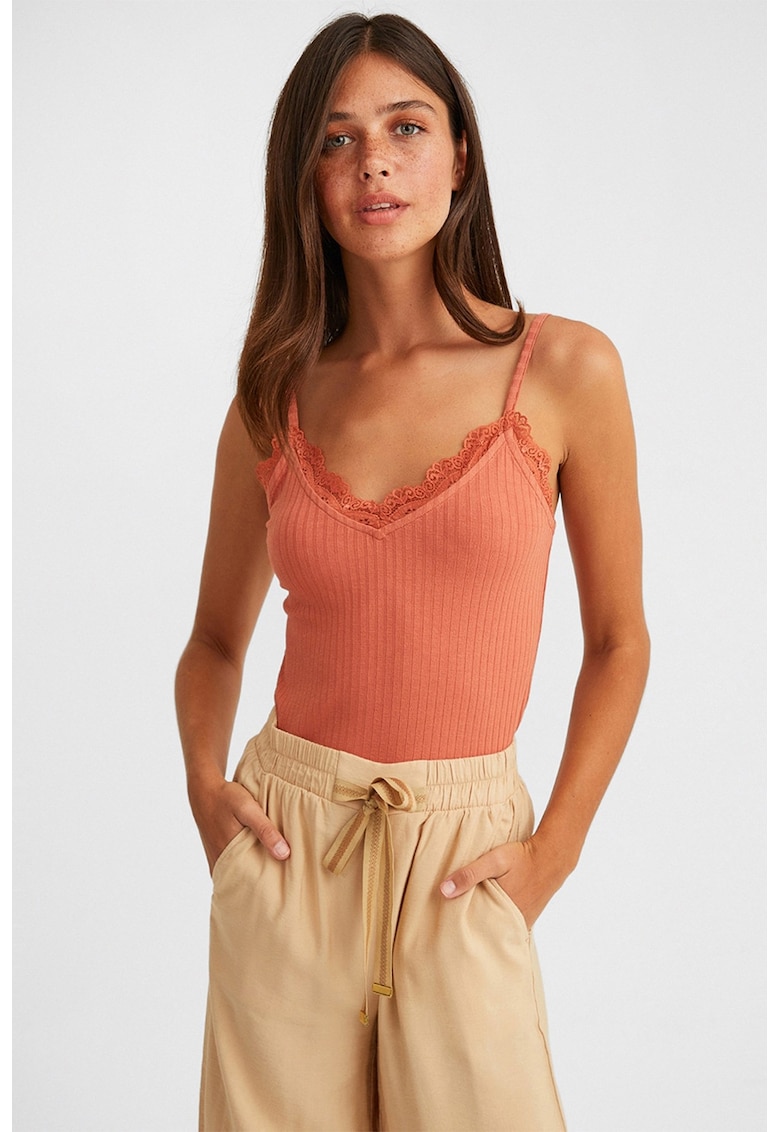 Top cu decolteu in V si insertii de dantela Kasvedan-FEMEI/IMBRACAMINTE/Tricouri si maiouri-IMBRACAMINTE/Tricouri si maiouri