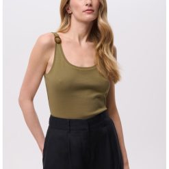 Top cu decolteu rotund-FEMEI/IMBRACAMINTE/Tricouri si maiouri-IMBRACAMINTE/Tricouri si maiouri