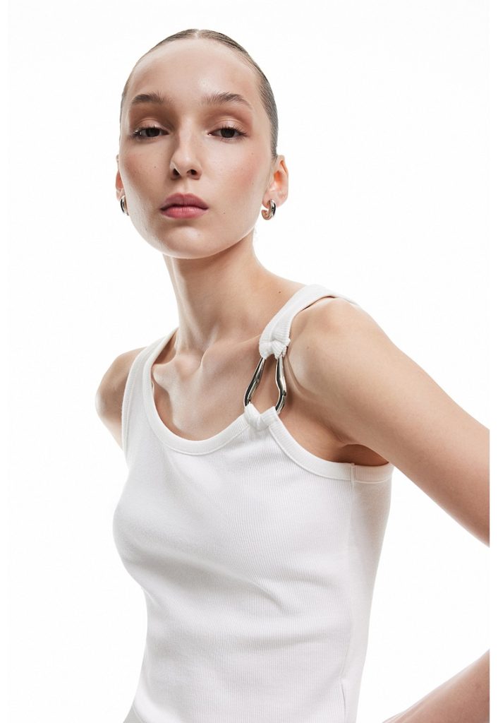 Top cu detaliu metalic-FEMEI/IMBRACAMINTE/Tricouri si maiouri-IMBRACAMINTE/Tricouri si maiouri