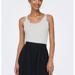 Top cu striatii si garnituri de dantela-FEMEI/IMBRACAMINTE/Tricouri si maiouri-IMBRACAMINTE/Tricouri si maiouri