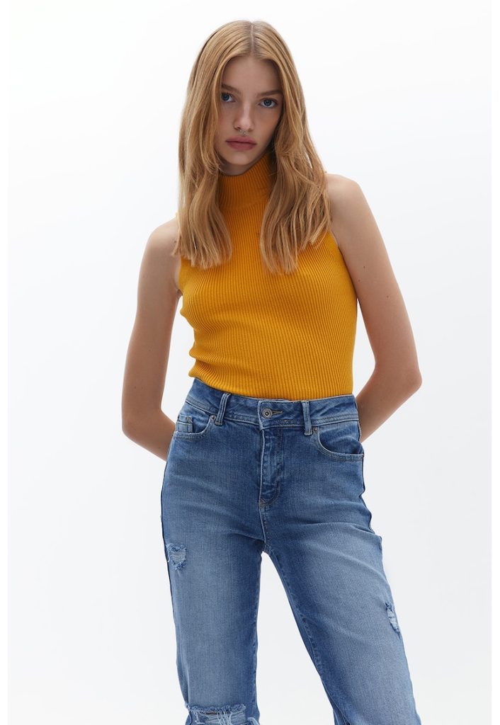 Top din jerseu cu striatii si guler inalt-FEMEI/IMBRACAMINTE/Tricouri si maiouri-IMBRACAMINTE/Tricouri si maiouri