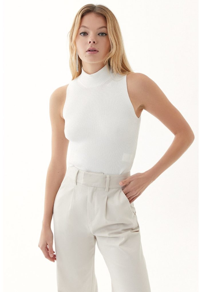 Top din jerseu cu striatii si guler inalt-FEMEI/IMBRACAMINTE/Tricouri si maiouri-IMBRACAMINTE/Tricouri si maiouri