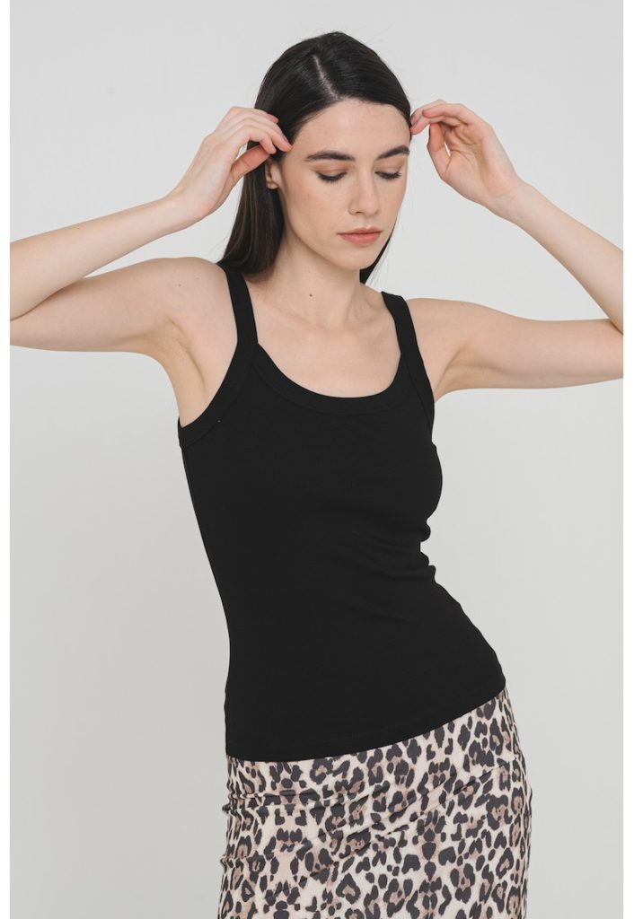 Top uni cu decolteu in U-FEMEI/IMBRACAMINTE/Tricouri si maiouri-IMBRACAMINTE/Tricouri si maiouri