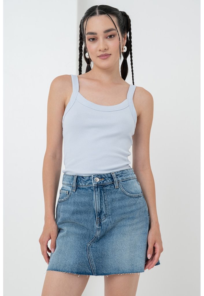 Top uni cu decolteu in U-FEMEI/IMBRACAMINTE/Tricouri si maiouri-IMBRACAMINTE/Tricouri si maiouri