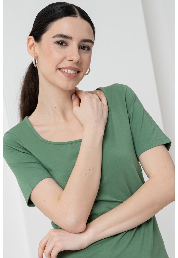Tricou cambrat cu model uni-FEMEI/IMBRACAMINTE/Tricouri si maiouri-IMBRACAMINTE/Tricouri si maiouri