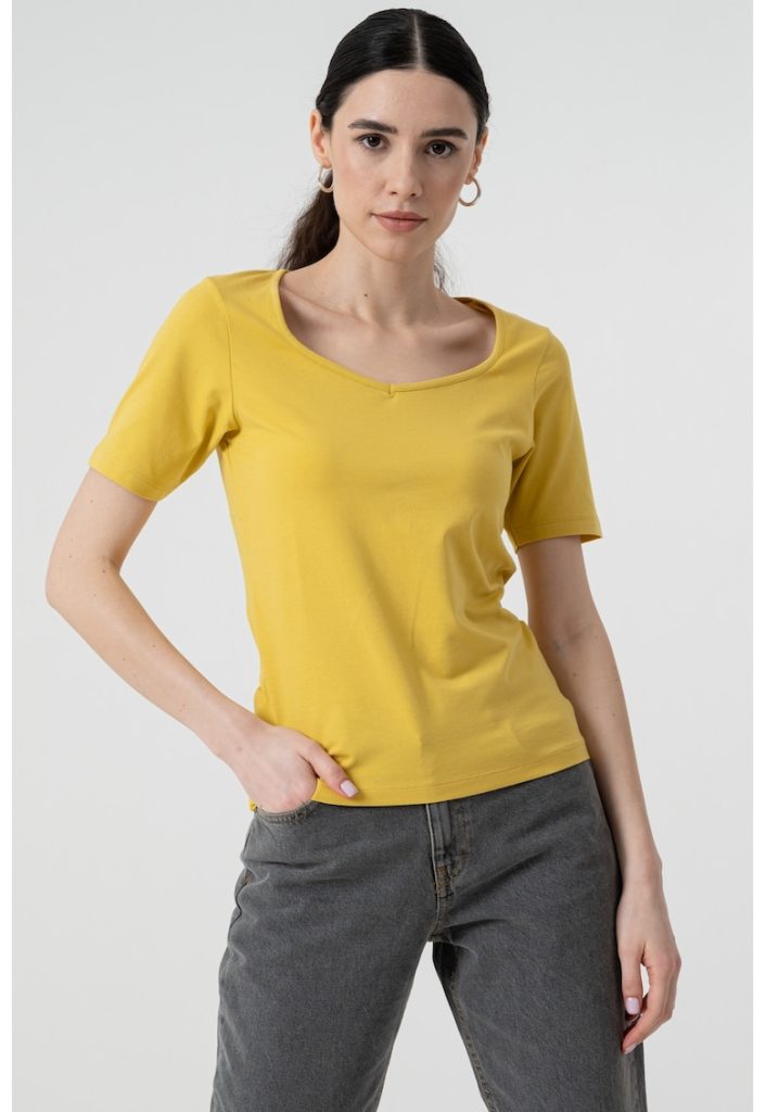 Tricou cambrat cu model uni-FEMEI/IMBRACAMINTE/Tricouri si maiouri-IMBRACAMINTE/Tricouri si maiouri