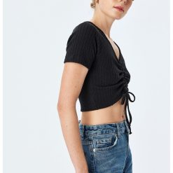 Tricou crop cu volane-FEMEI/IMBRACAMINTE/Tricouri si maiouri-IMBRACAMINTE/Tricouri si maiouri