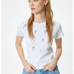 Tricou cu decolteu la baza gatului si aplicatii de strasuri-FEMEI/IMBRACAMINTE/Tricouri si maiouri-IMBRACAMINTE/Tricouri si maiouri