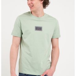 Tricou cu decolteu la baza gatului si detaliu cu imprimeu-BARBATI/IMBRACAMINTE/Tricouri si maiouri-IMBRACAMINTE/Tricouri si maiouri