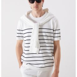 Tricou cu decolteu la baza gatului si dungi-BARBATI/IMBRACAMINTE/Tricouri si maiouri-IMBRACAMINTE/Tricouri si maiouri