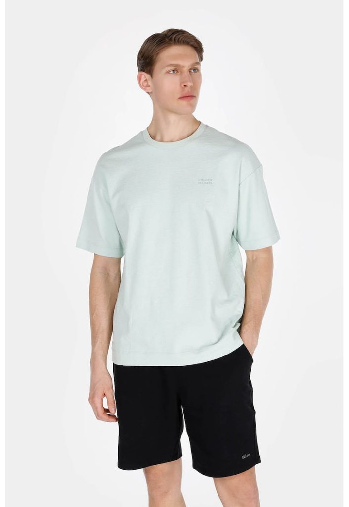 Tricou cu decolteu la baza gatului si imprimeu text-BARBATI/IMBRACAMINTE/Tricouri si maiouri-IMBRACAMINTE/Tricouri si maiouri