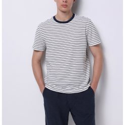 Tricou cu decolteu la baza gatului si model in dungi-BARBATI/IMBRACAMINTE/Tricouri si maiouri-IMBRACAMINTE/Tricouri si maiouri