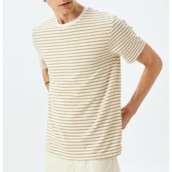 Tricou cu decolteu la baza gatului si model in dungi-BARBATI/IMBRACAMINTE/Tricouri si maiouri-IMBRACAMINTE/Tricouri si maiouri