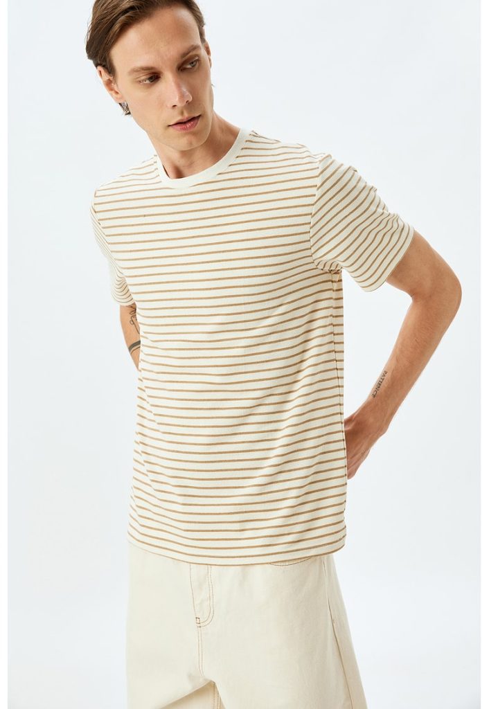 Tricou cu decolteu la baza gatului si model in dungi-BARBATI/IMBRACAMINTE/Tricouri si maiouri-IMBRACAMINTE/Tricouri si maiouri