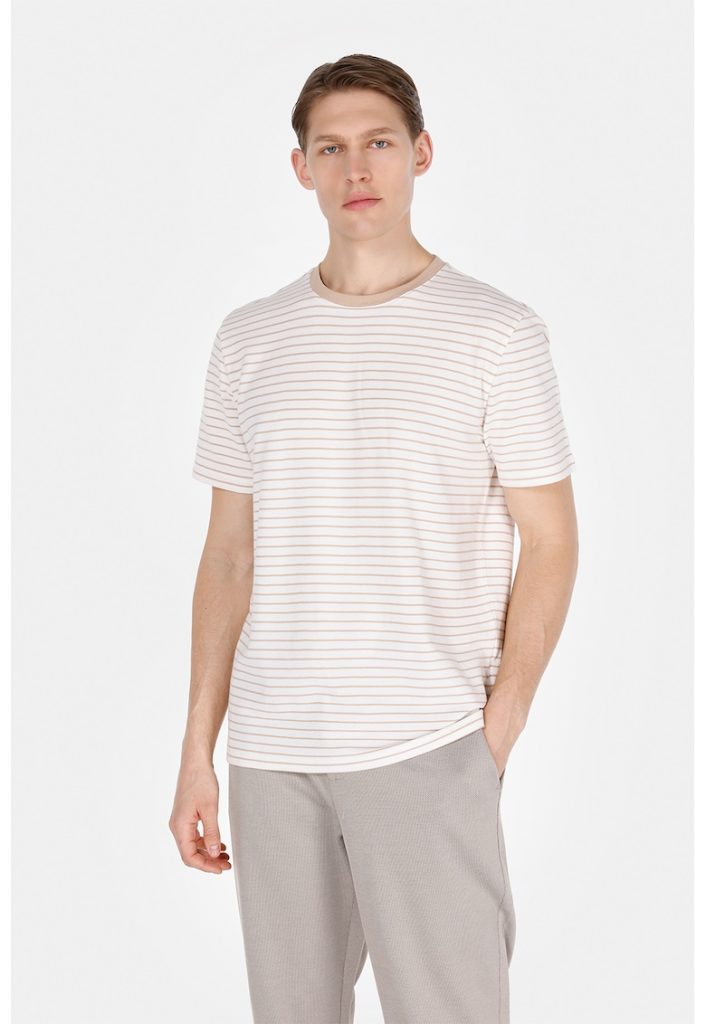 Tricou cu decolteu la baza gatului si model in dungi-BARBATI/IMBRACAMINTE/Tricouri si maiouri-IMBRACAMINTE/Tricouri si maiouri