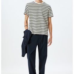 Tricou cu decolteu la baza gatului si model in dungi-BARBATI/IMBRACAMINTE/Tricouri si maiouri-IMBRACAMINTE/Tricouri si maiouri