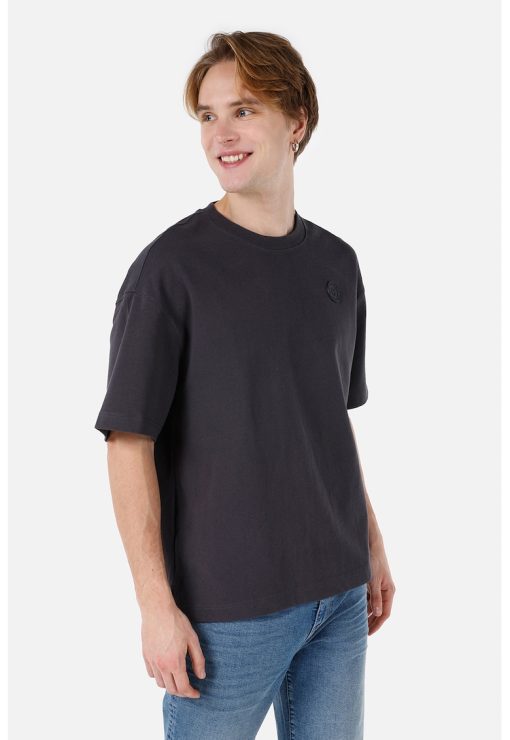Tricou cu decolteu la baza gatului si model uni-BARBATI/IMBRACAMINTE/Tricouri si maiouri-IMBRACAMINTE/Tricouri si maiouri