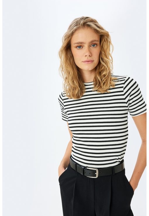 Tricou cu dungi-FEMEI/IMBRACAMINTE/Tricouri si maiouri-IMBRACAMINTE/Tricouri si maiouri