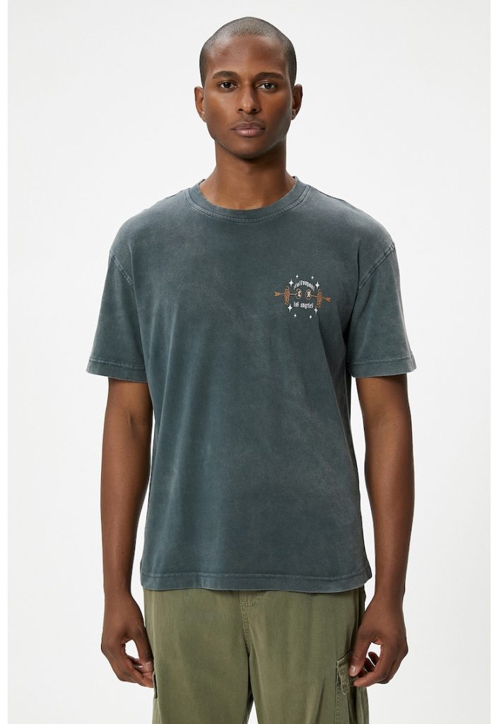 Tricou cu imprimeu pe spate-BARBATI/IMBRACAMINTE/Tricouri si maiouri-IMBRACAMINTE/Tricouri si maiouri