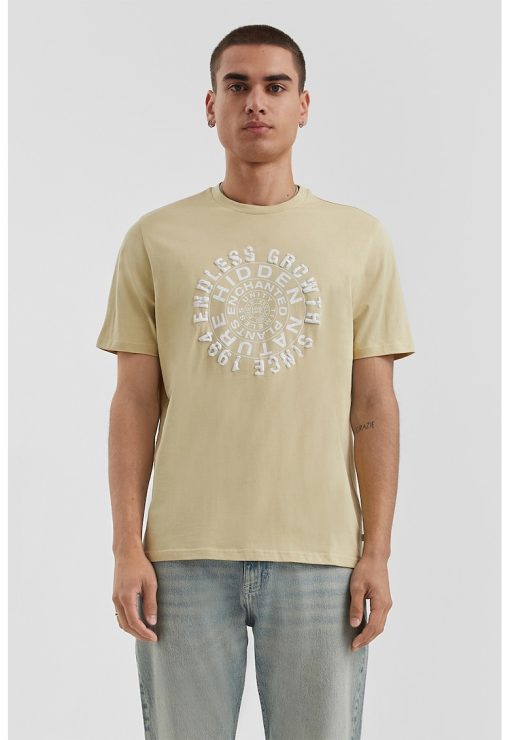 Tricou cu imprimeu text si decolteu la baza gatului-BARBATI/IMBRACAMINTE/Tricouri si maiouri-IMBRACAMINTE/Tricouri si maiouri