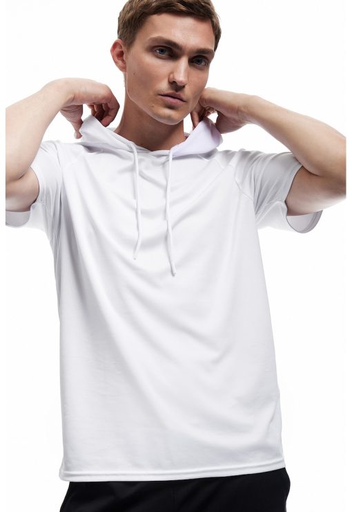 Tricou cu model uni si gluga-BARBATI/IMBRACAMINTE/Tricouri si maiouri-IMBRACAMINTE/Tricouri si maiouri