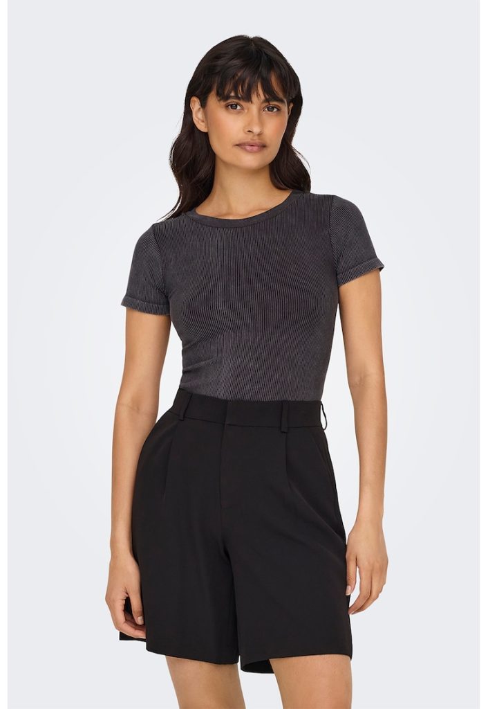 Tricou cu striatii-FEMEI/IMBRACAMINTE/Tricouri si maiouri-IMBRACAMINTE/Tricouri si maiouri