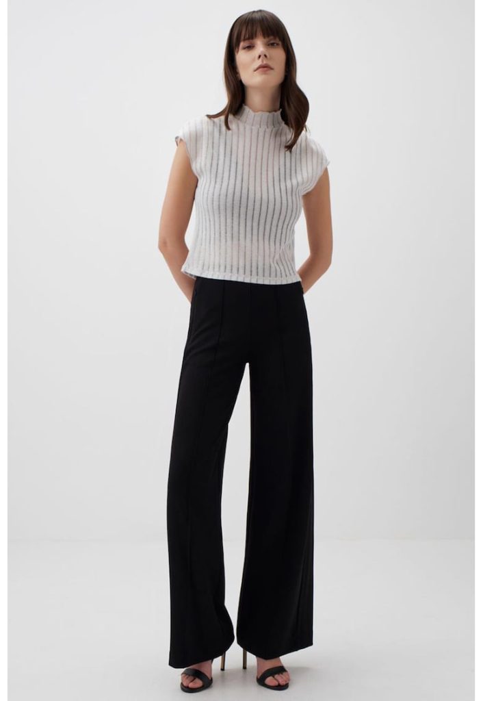 Tricou cu striatii si guler scurt-FEMEI/IMBRACAMINTE/Tricouri si maiouri-IMBRACAMINTE/Tricouri si maiouri