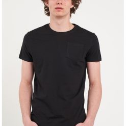 Tricou elastic cu buzunar pe piept-BARBATI/IMBRACAMINTE/Tricouri si maiouri-IMBRACAMINTE/Tricouri si maiouri