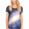 Tricou lejer cu imprimeu cosmic-FEMEI/IMBRACAMINTE/Tricouri si maiouri-IMBRACAMINTE/Tricouri si maiouri