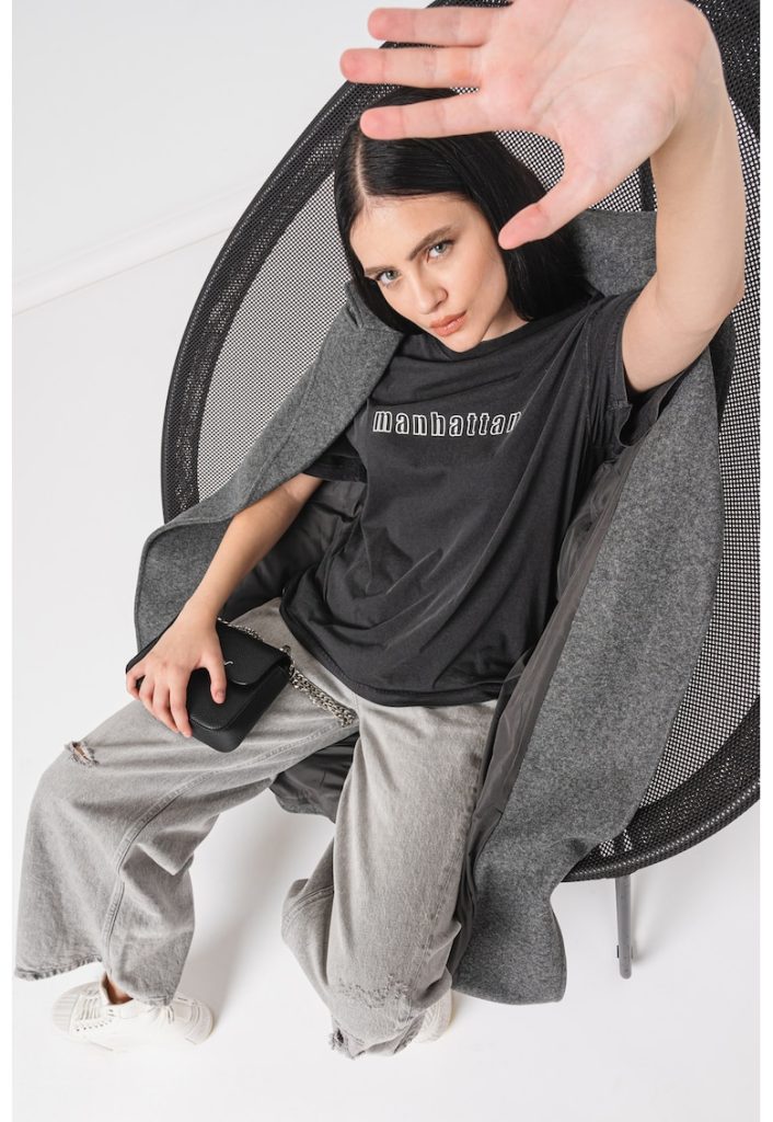 Tricou lejer cu imprimeu text-FEMEI/IMBRACAMINTE/Tricouri si maiouri-IMBRACAMINTE/Tricouri si maiouri