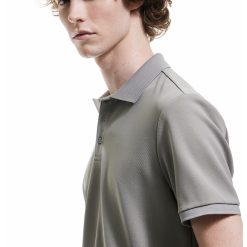 Tricou polo cu model uni-BARBATI/IMBRACAMINTE/Tricouri si maiouri-IMBRACAMINTE/Tricouri si maiouri