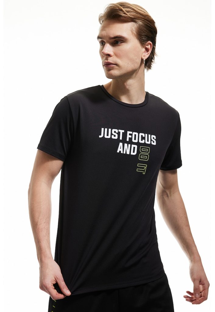 Tricou regular fit cu decolteu la baza gatului si text-BARBATI/IMBRACAMINTE/Tricouri si maiouri-IMBRACAMINTE/Tricouri si maiouri