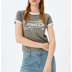 Tricou slim fit cu model text-FEMEI/IMBRACAMINTE/Tricouri si maiouri-IMBRACAMINTE/Tricouri si maiouri