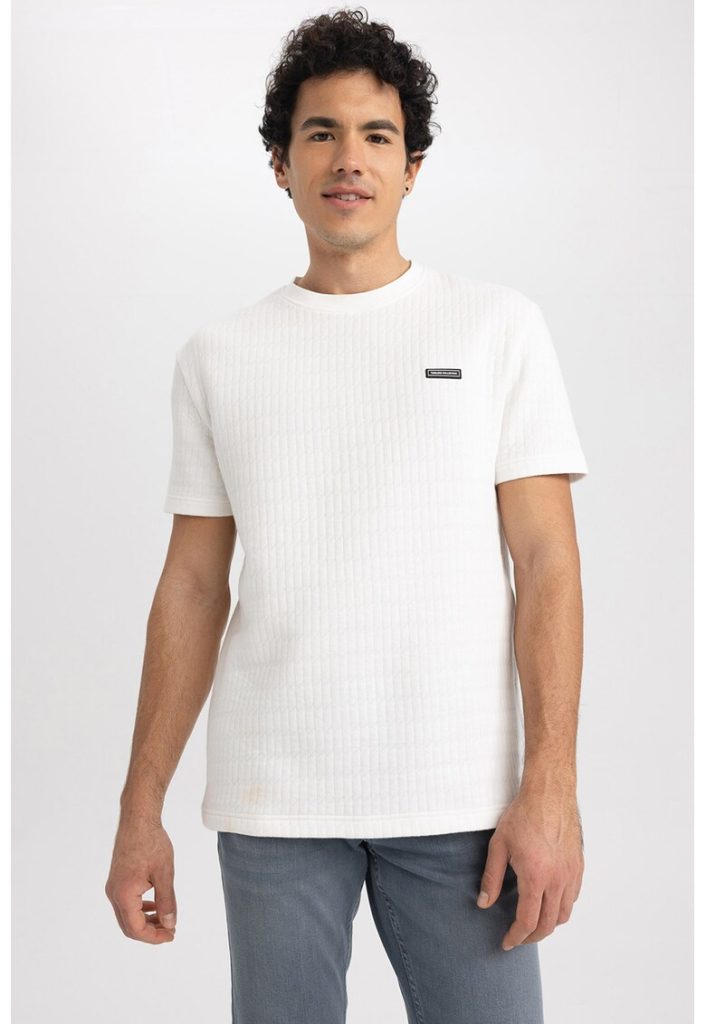 Tricou texturat cu decolteu la baza gatului-BARBATI/IMBRACAMINTE/Tricouri si maiouri-IMBRACAMINTE/Tricouri si maiouri